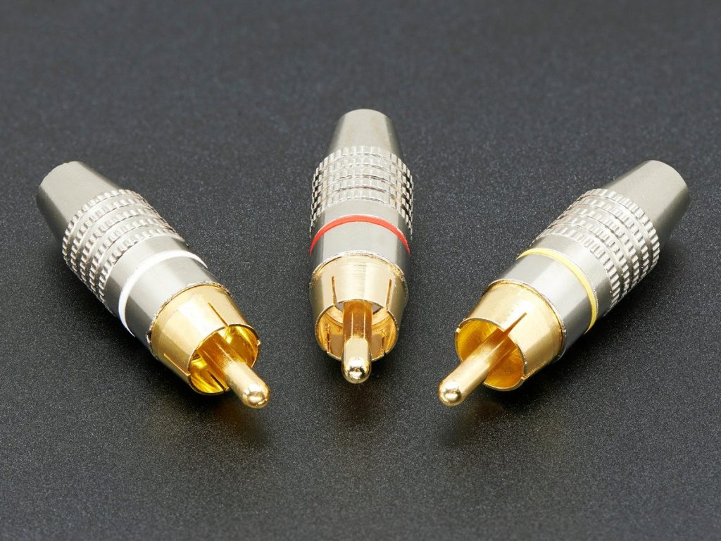 how to hook up two amps with one rca jack
